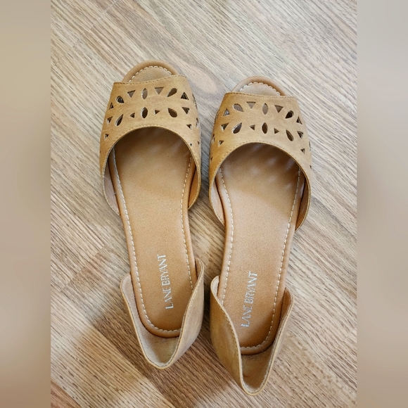 Lane Bryant Tan Peep Toe Cutout Flats, Size 9W - Picture 2 of 3